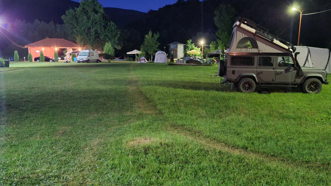 Hotel Auto Kamp Lav Kulen Vakuf Esterno foto