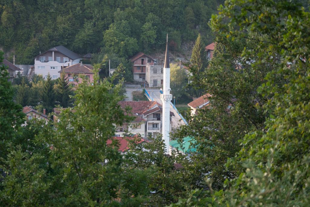 Hotel Auto Kamp Lav Kulen Vakuf Esterno foto