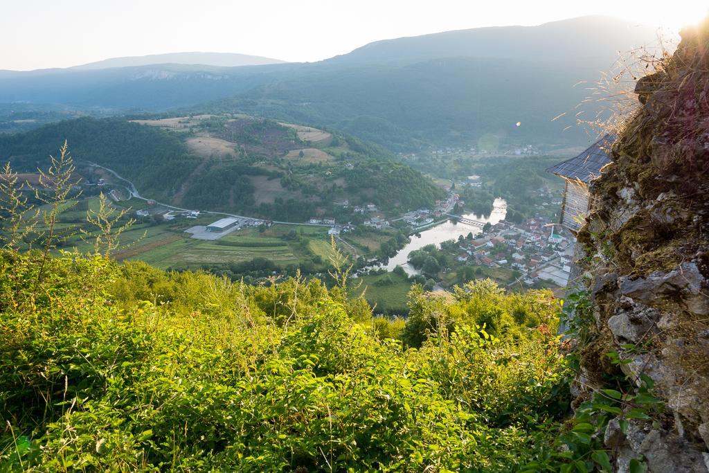 Hotel Auto Kamp Lav Kulen Vakuf Esterno foto